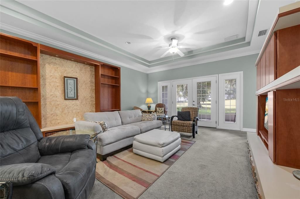 En Venta: $287,000 (2 camas, 2 baños, 1701 Pies cuadrados)