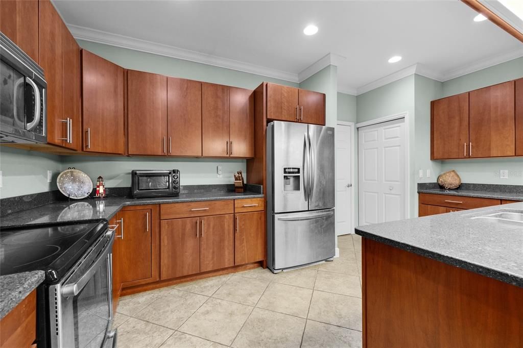 En Venta: $287,000 (2 camas, 2 baños, 1701 Pies cuadrados)