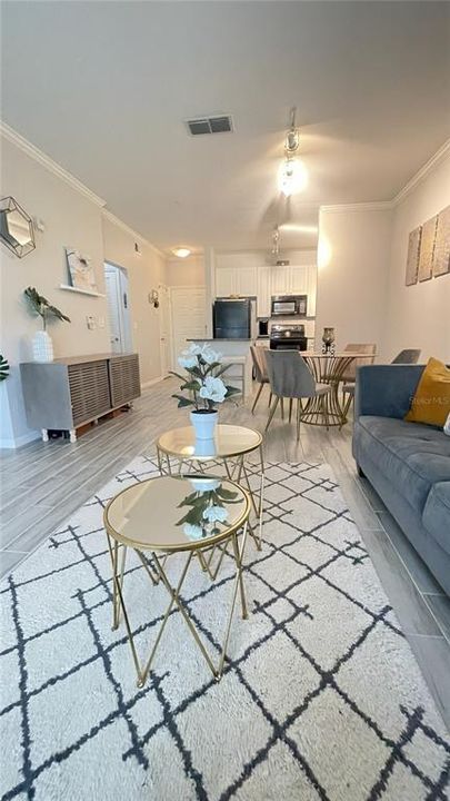 For Sale: $214,900 (1 beds, 1 baths, 800 Square Feet)