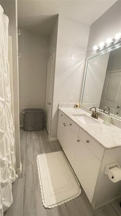 For Sale: $214,900 (1 beds, 1 baths, 800 Square Feet)