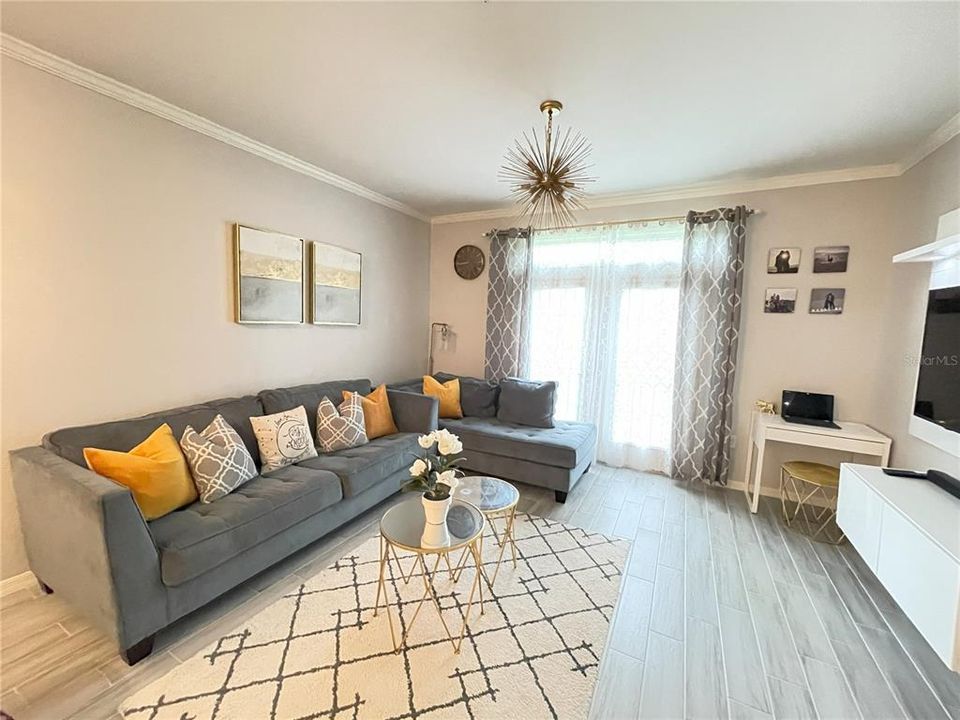 For Sale: $214,900 (1 beds, 1 baths, 800 Square Feet)