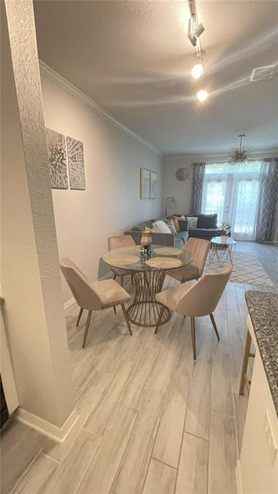 For Sale: $214,900 (1 beds, 1 baths, 800 Square Feet)