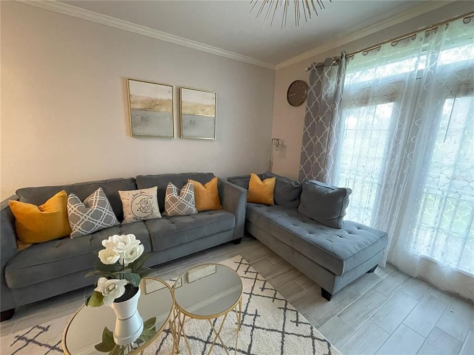 For Sale: $214,900 (1 beds, 1 baths, 800 Square Feet)