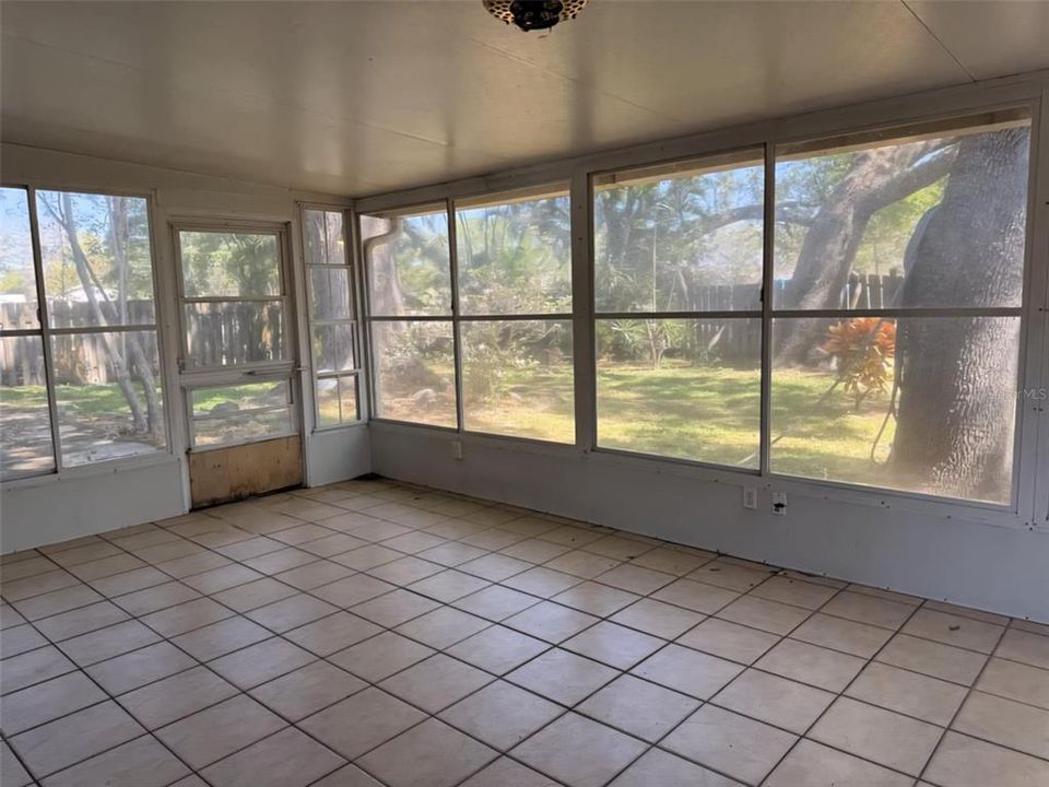 待售: $455,000 (4 贝兹, 2 浴室, 1921 平方英尺)