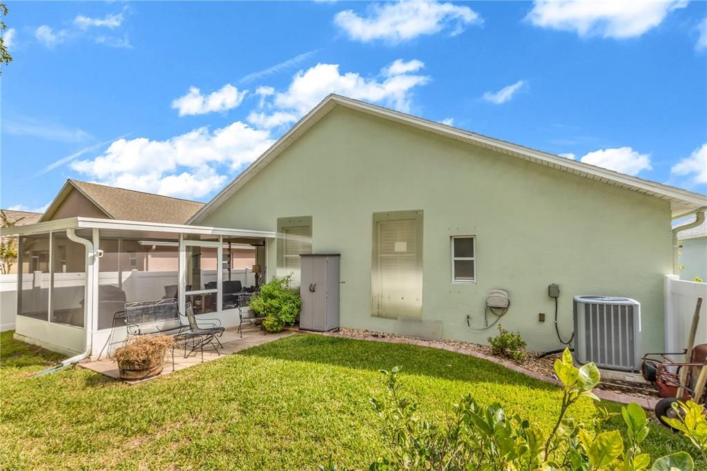 Active With Contract: $352,900 (3 beds, 2 baths, 1868 Square Feet)