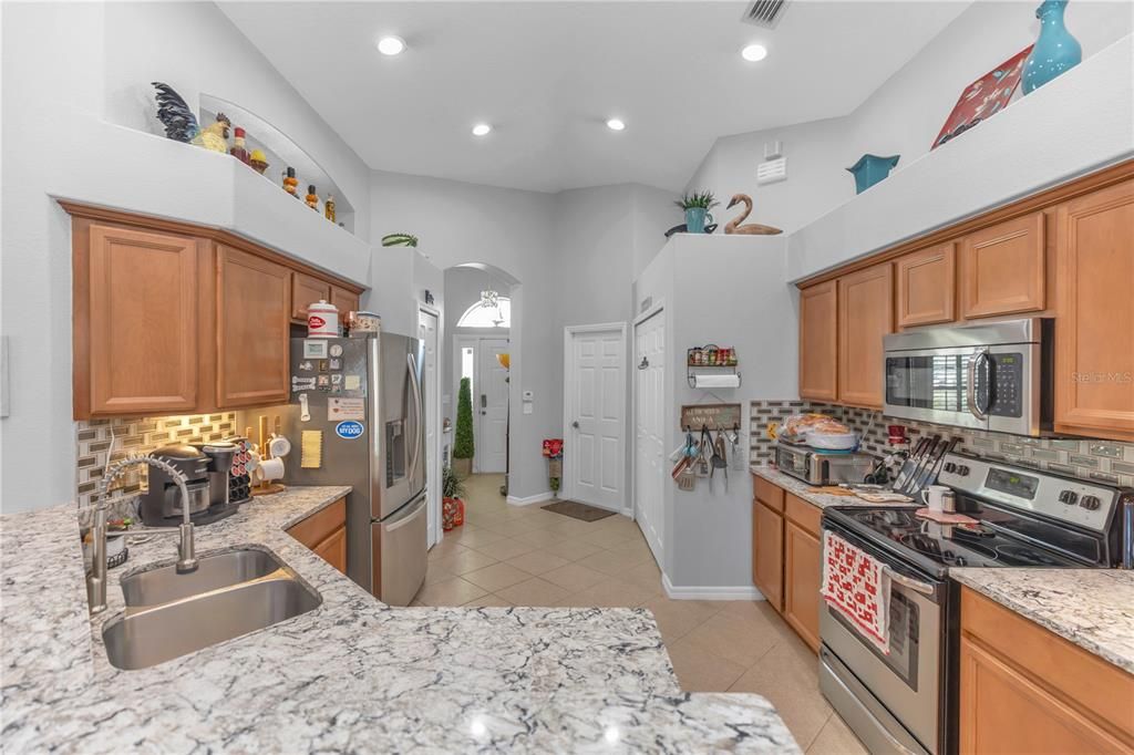 Active With Contract: $352,900 (3 beds, 2 baths, 1868 Square Feet)