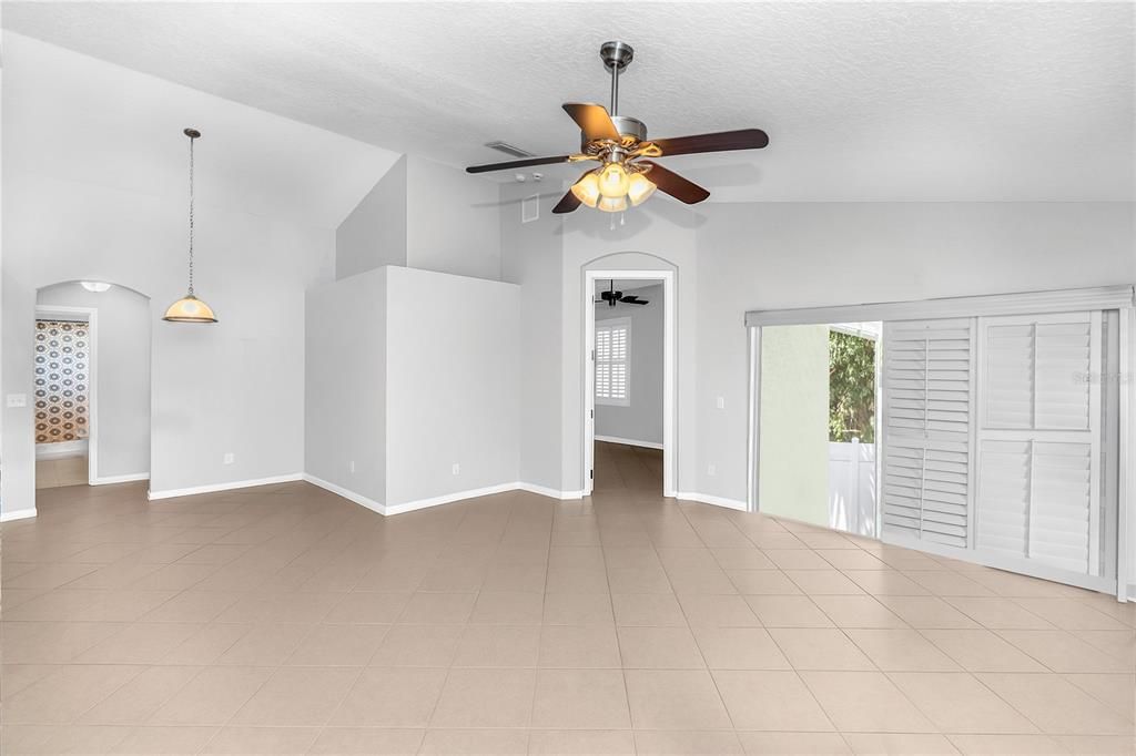 Active With Contract: $352,900 (3 beds, 2 baths, 1868 Square Feet)