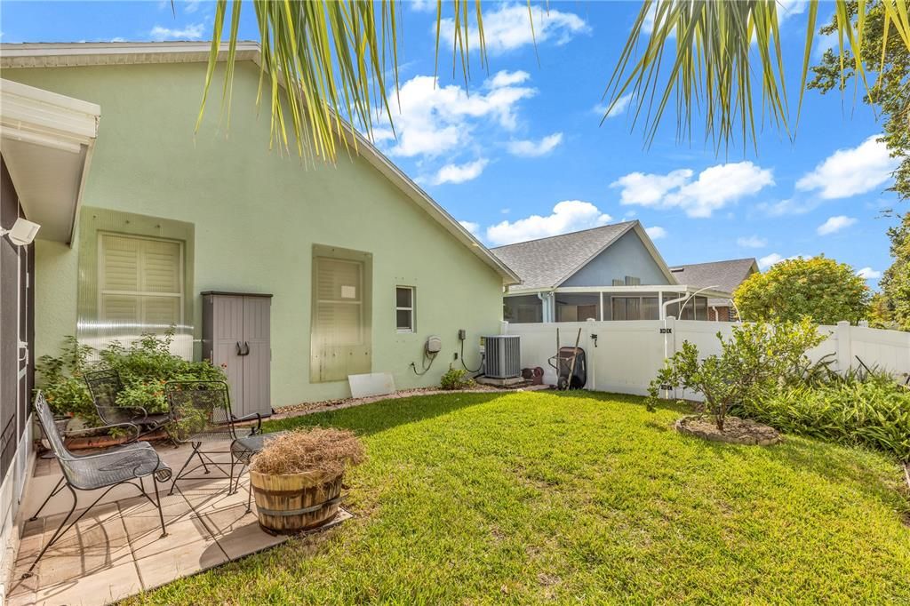 Active With Contract: $352,900 (3 beds, 2 baths, 1868 Square Feet)