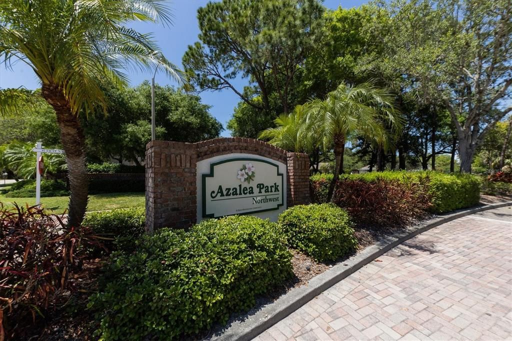 Под контрактом: $725,000 (4 спален, 2 ванн, 2500 Квадратных фут)