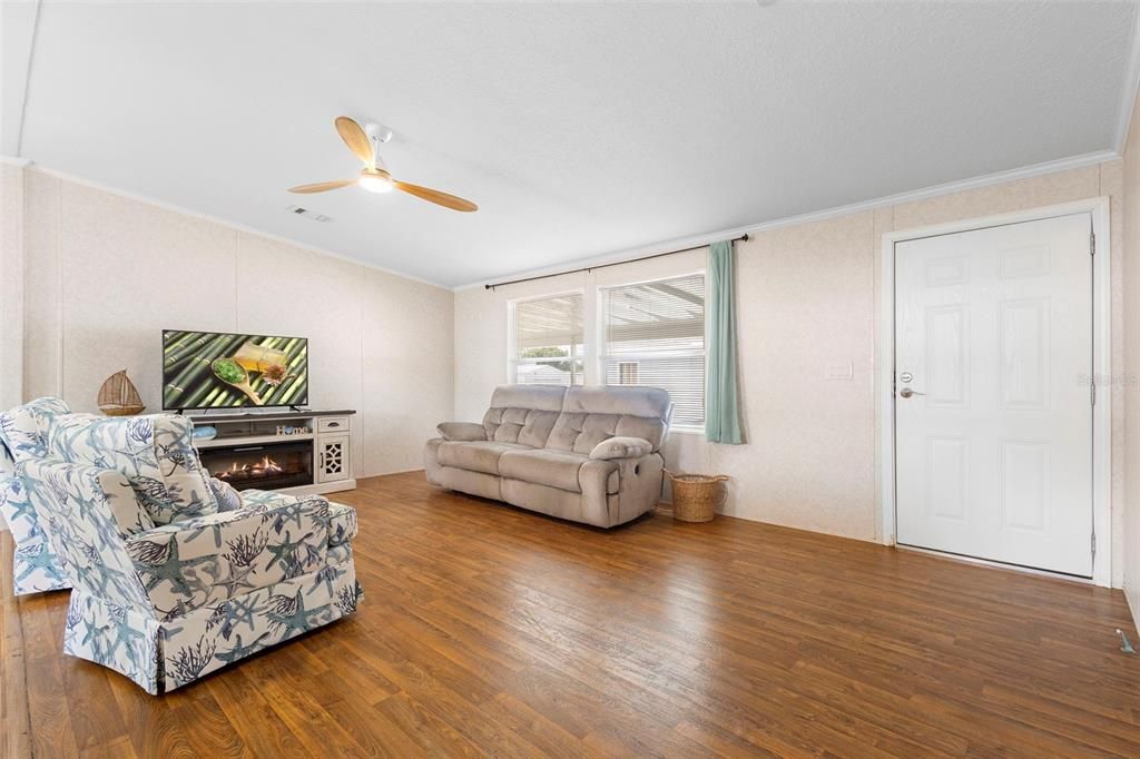 待售: $259,000 (3 贝兹, 2 浴室, 1520 平方英尺)