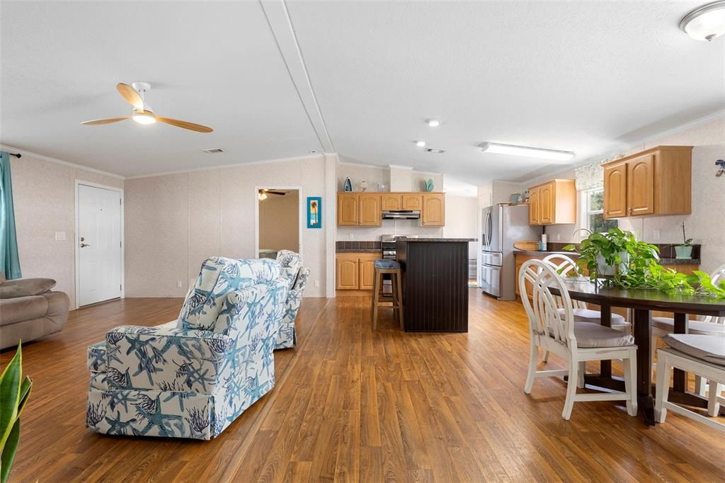 待售: $259,000 (3 贝兹, 2 浴室, 1520 平方英尺)