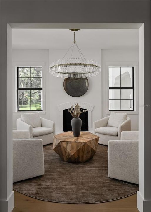 出租: $17,000 (7 贝兹, 7 浴室, 6398 平方英尺)