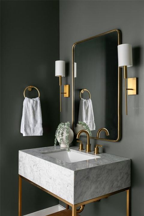 出租: $17,000 (7 贝兹, 7 浴室, 6398 平方英尺)