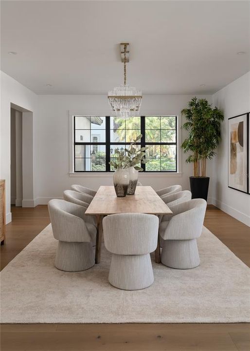 出租: $17,000 (7 贝兹, 7 浴室, 6398 平方英尺)