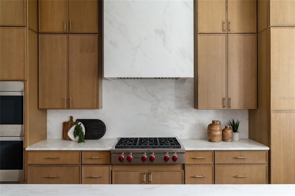 出租: $17,000 (7 贝兹, 7 浴室, 6398 平方英尺)