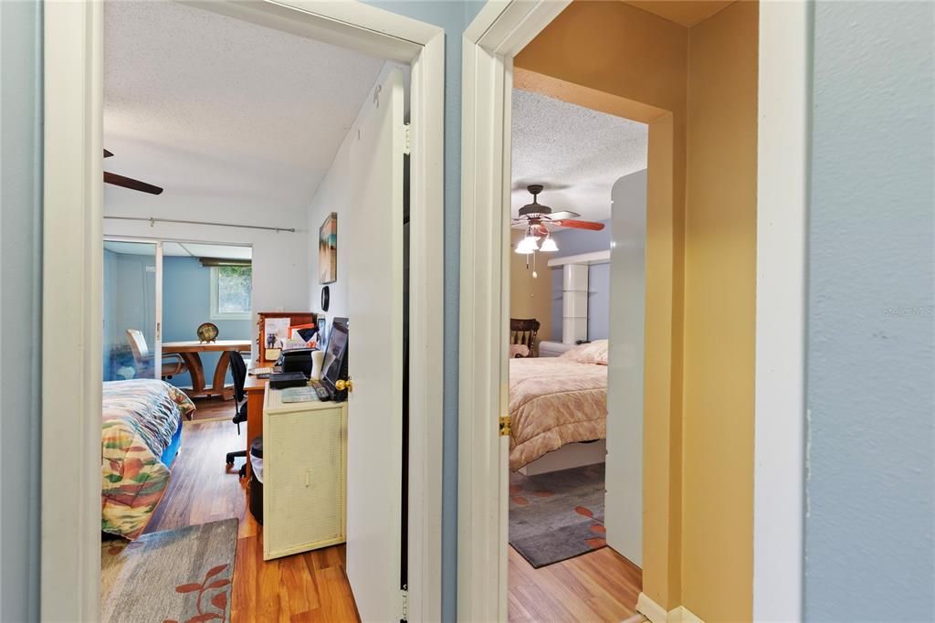 待售: $130,000 (2 贝兹, 2 浴室, 984 平方英尺)