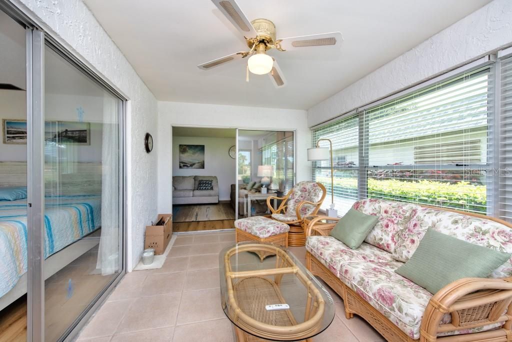 На продажу: $175,000 (2 спален, 2 ванн, 1148 Квадратных фут)