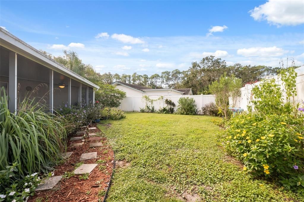 Под контрактом: $315,000 (2 спален, 2 ванн, 1294 Квадратных фут)