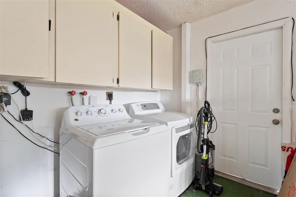 Под контрактом: $315,000 (2 спален, 2 ванн, 1294 Квадратных фут)