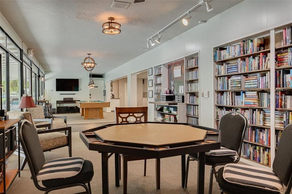 Под контрактом: $315,000 (2 спален, 2 ванн, 1294 Квадратных фут)