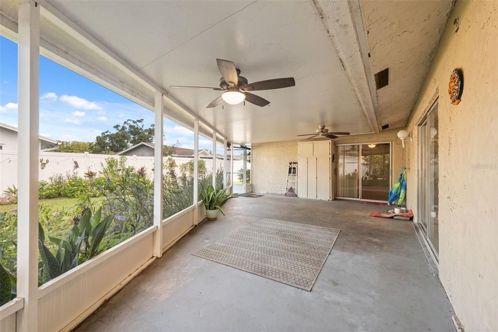 Под контрактом: $315,000 (2 спален, 2 ванн, 1294 Квадратных фут)