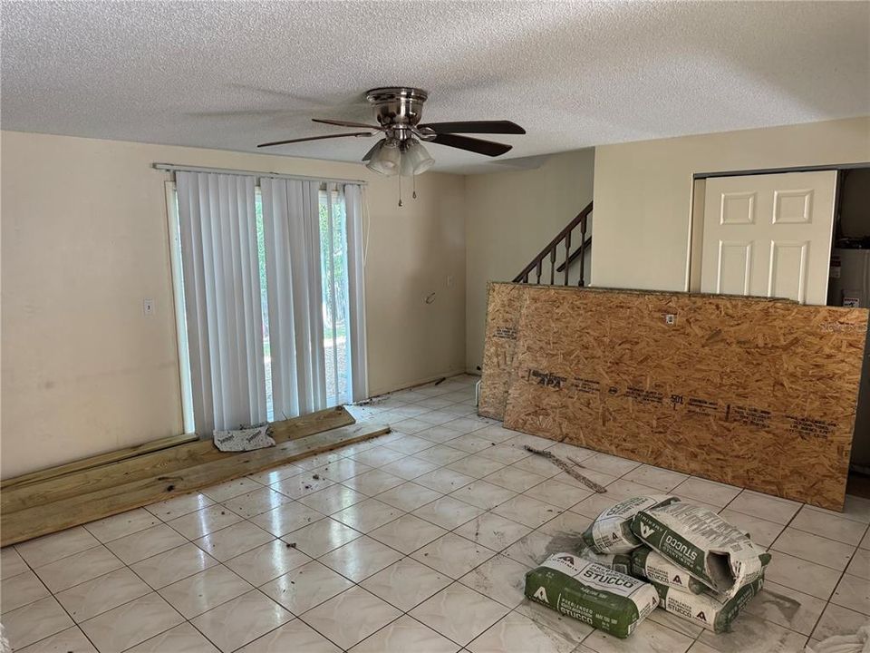 На продажу: $100,000 (2 спален, 1 ванн, 1181 Квадратных фут)