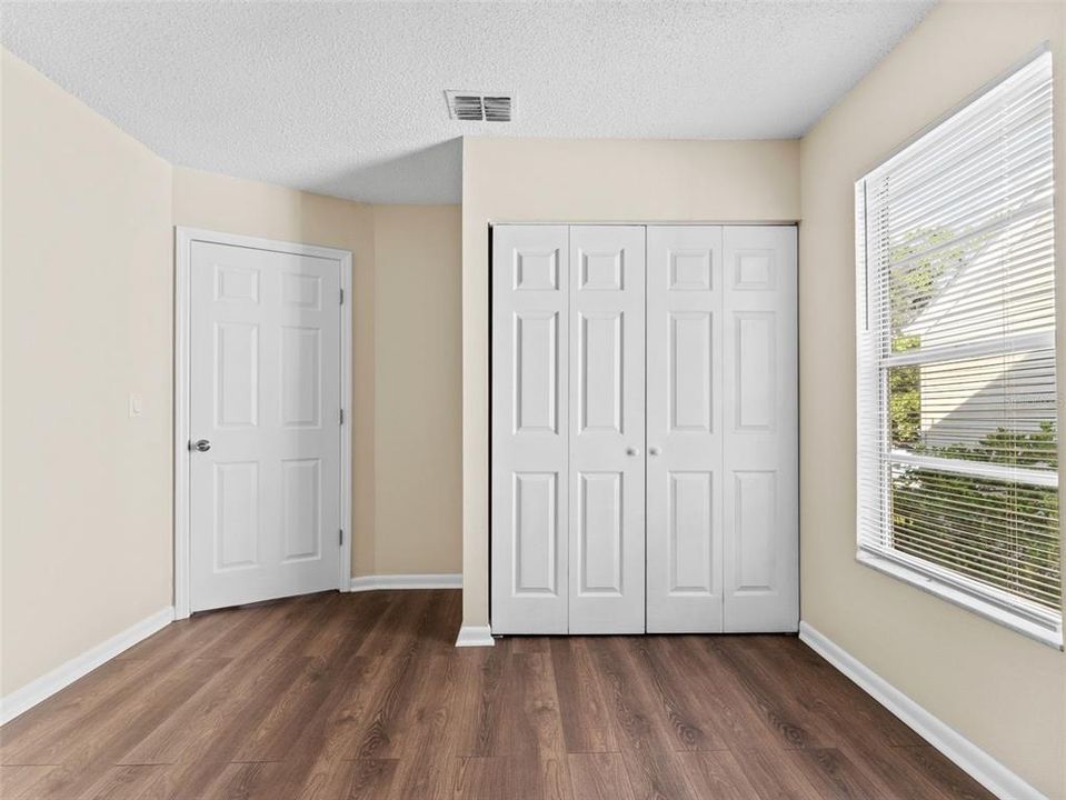 Под контрактом: $320,000 (3 спален, 2 ванн, 1349 Квадратных фут)