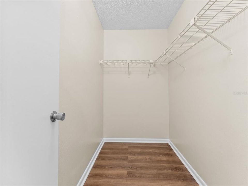 Под контрактом: $320,000 (3 спален, 2 ванн, 1349 Квадратных фут)