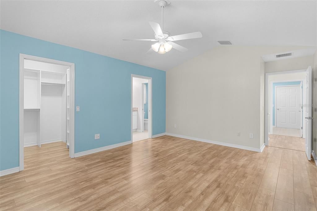 Activo con contrato: $350,000 (3 camas, 2 baños, 1501 Pies cuadrados)