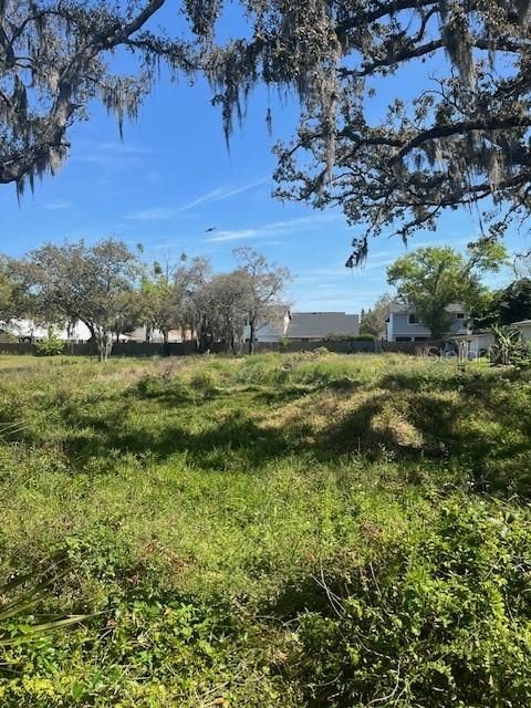 待售: $279,800 (0.43 acres)