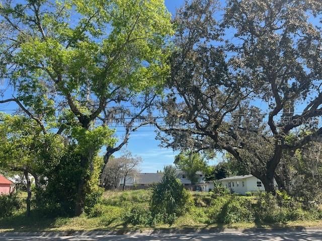 待售: $279,800 (0.43 acres)