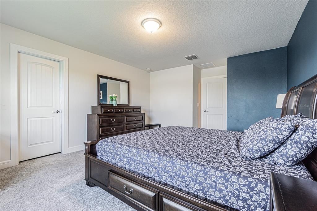 For Sale: $470,000 (4 beds, 3 baths, 2203 Square Feet)