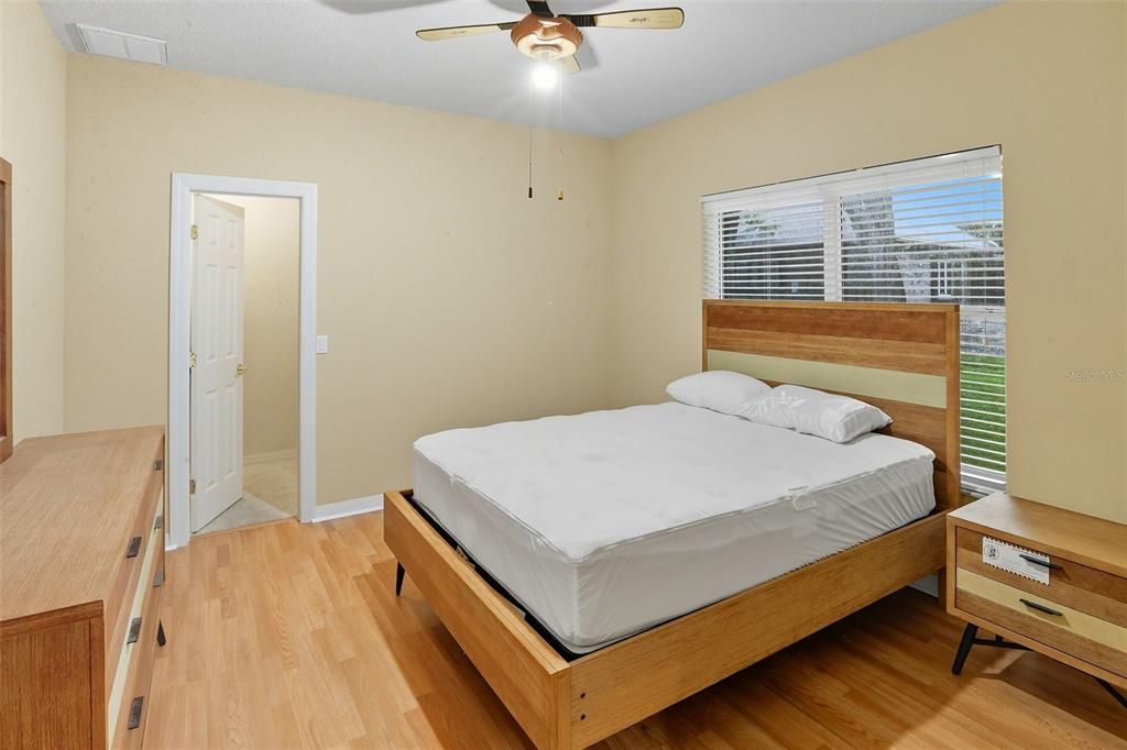 For Sale: $975,000 (5 beds, 3 baths, 3851 Square Feet)