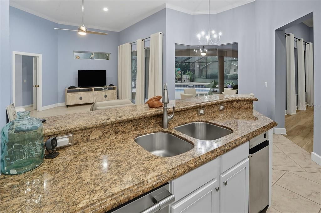 For Sale: $975,000 (5 beds, 3 baths, 3851 Square Feet)