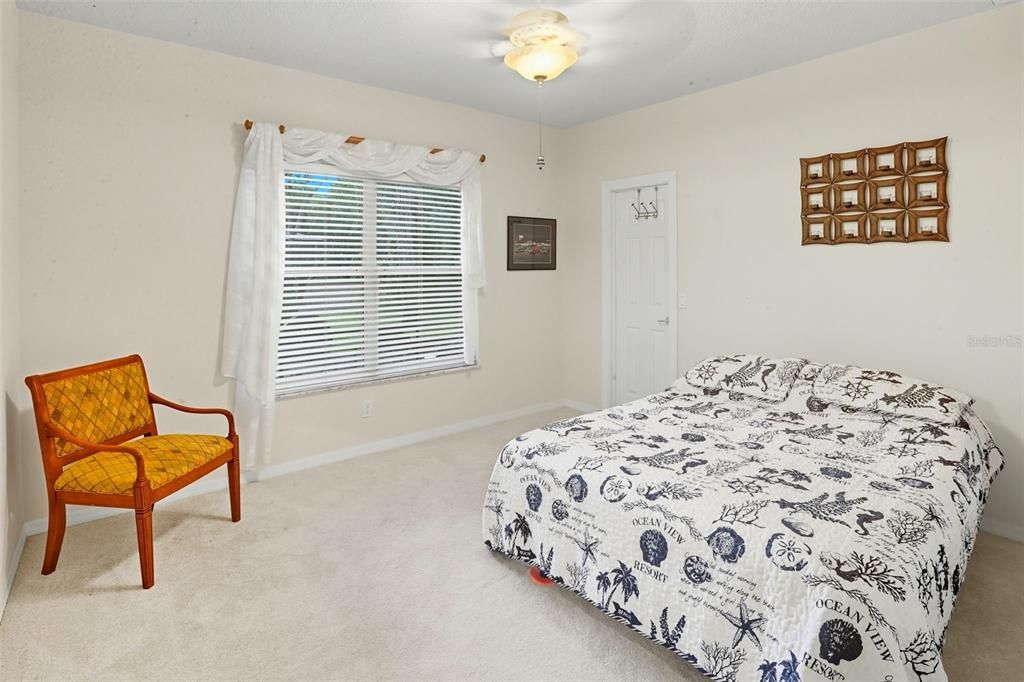 For Sale: $975,000 (5 beds, 3 baths, 3851 Square Feet)