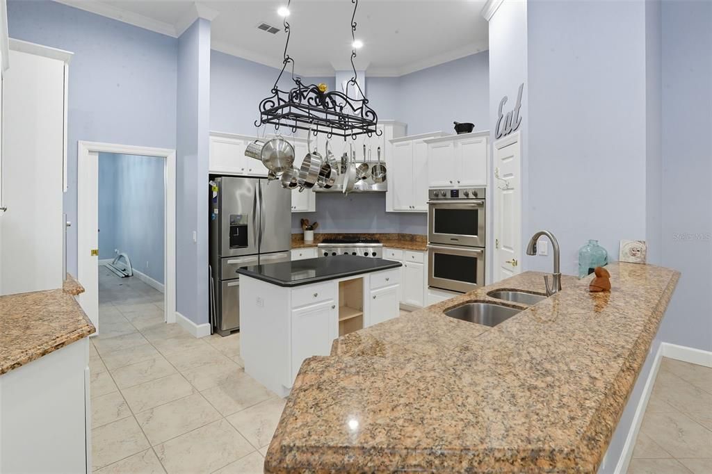 For Sale: $975,000 (5 beds, 3 baths, 3851 Square Feet)