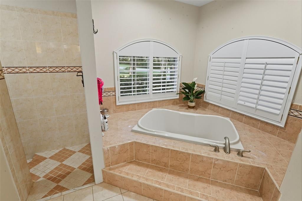 For Sale: $975,000 (5 beds, 3 baths, 3851 Square Feet)