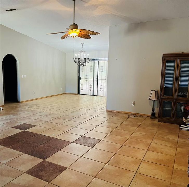 Active With Contract: $289,000 (3 beds, 2 baths, 1735 Square Feet)