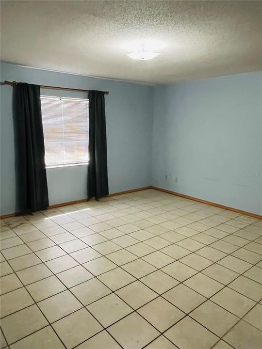 Active With Contract: $289,000 (3 beds, 2 baths, 1735 Square Feet)