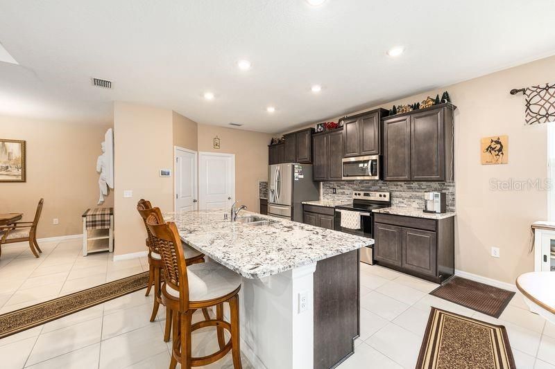 待售: $464,900 (4 贝兹, 3 浴室, 2344 平方英尺)