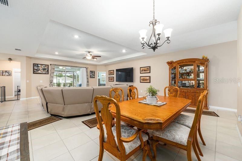 待售: $464,900 (4 贝兹, 3 浴室, 2344 平方英尺)