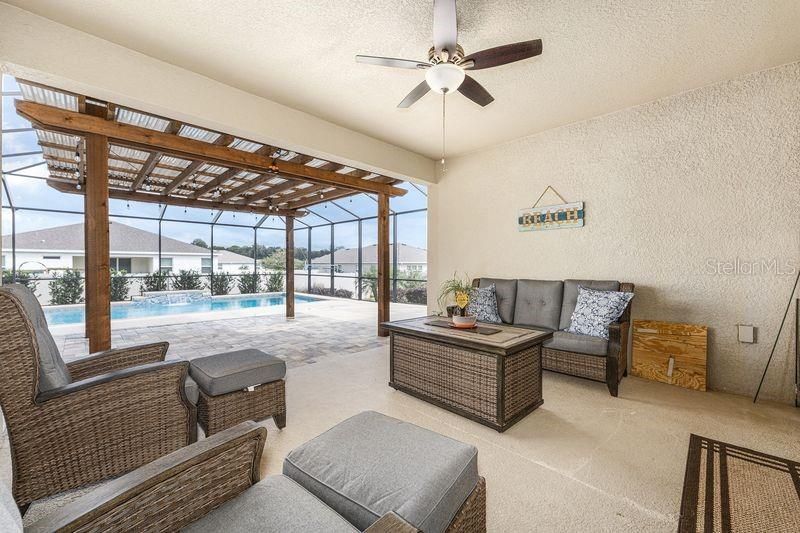 待售: $464,900 (4 贝兹, 3 浴室, 2344 平方英尺)