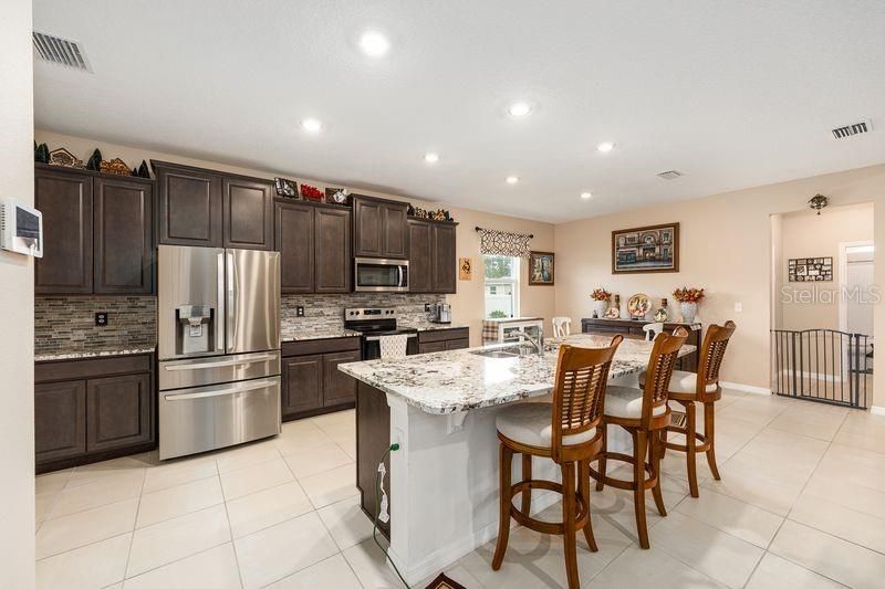 待售: $464,900 (4 贝兹, 3 浴室, 2344 平方英尺)