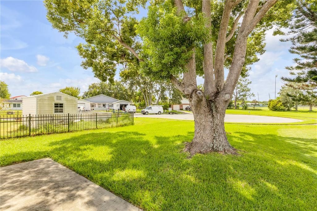 For Sale: $215,000 (2 beds, 2 baths, 1113 Square Feet)