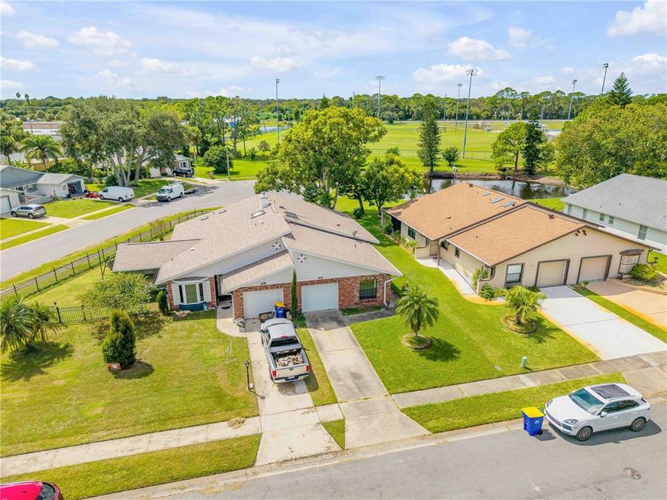 For Sale: $215,000 (2 beds, 2 baths, 1113 Square Feet)