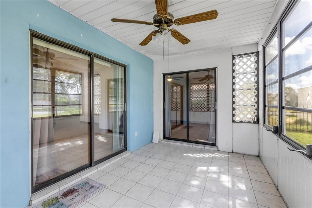 For Sale: $215,000 (2 beds, 2 baths, 1113 Square Feet)