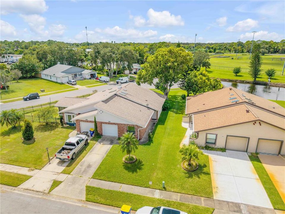 For Sale: $215,000 (2 beds, 2 baths, 1113 Square Feet)