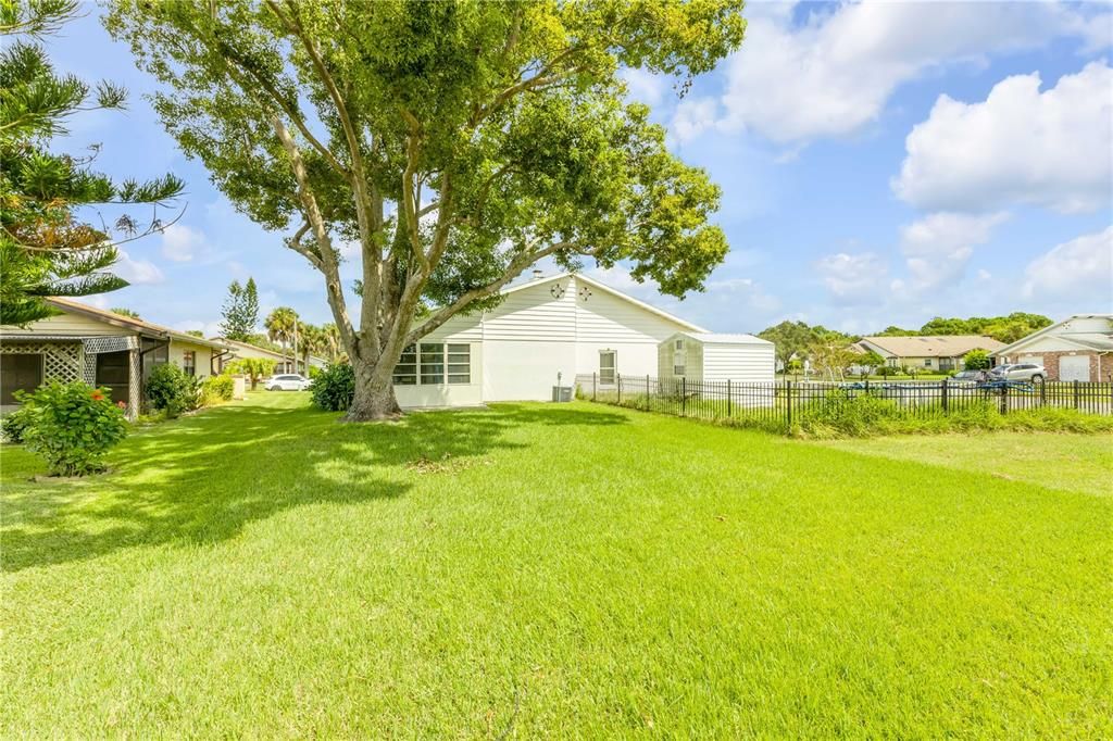 For Sale: $215,000 (2 beds, 2 baths, 1113 Square Feet)