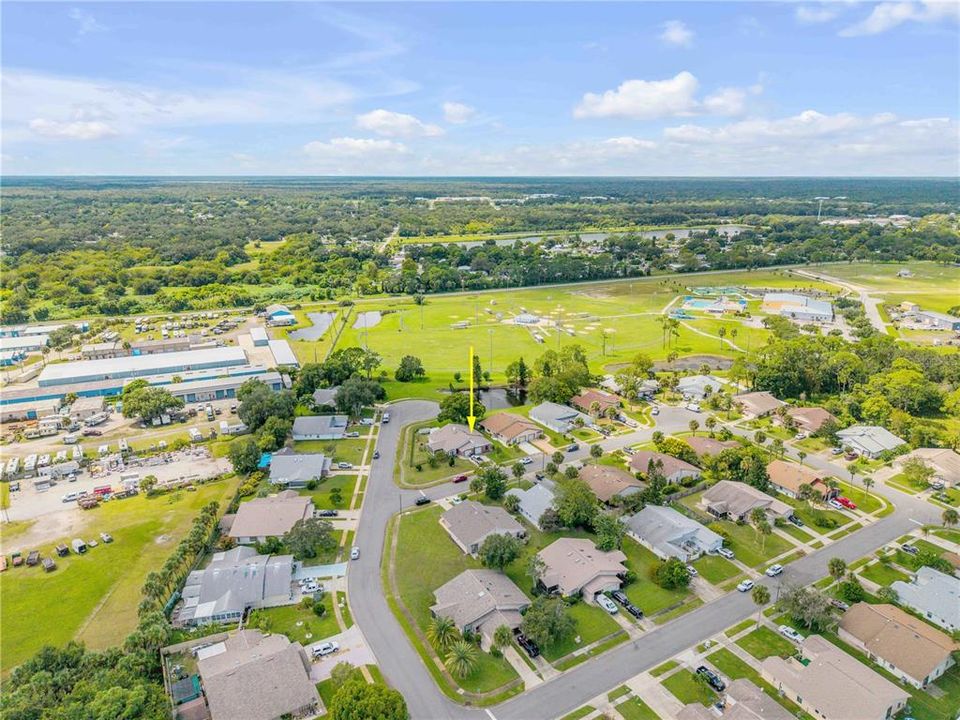 For Sale: $215,000 (2 beds, 2 baths, 1113 Square Feet)