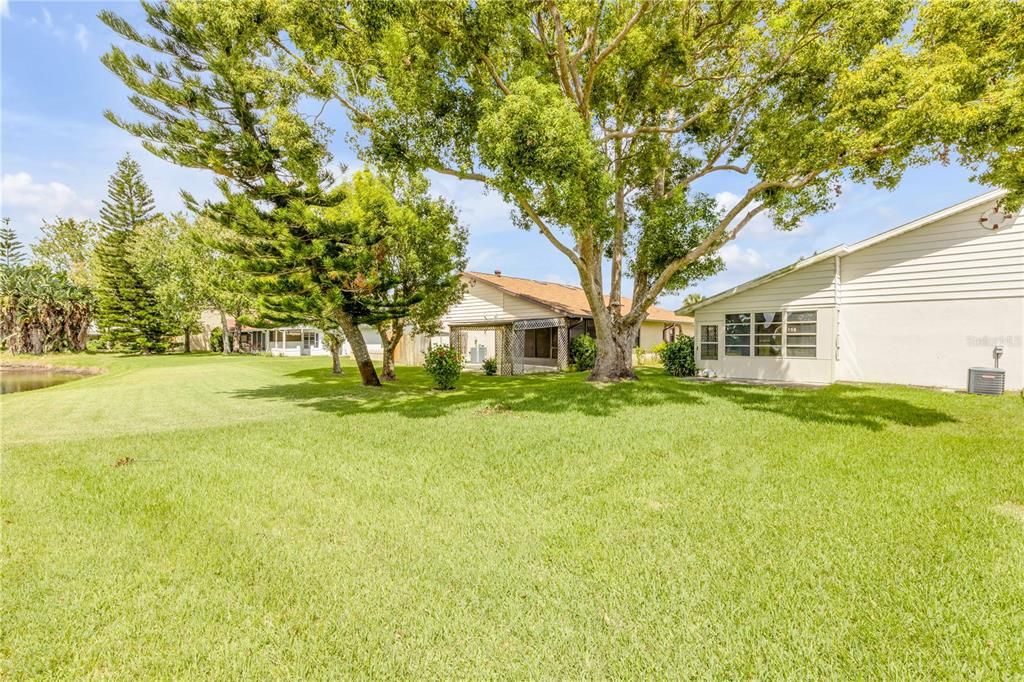 For Sale: $215,000 (2 beds, 2 baths, 1113 Square Feet)